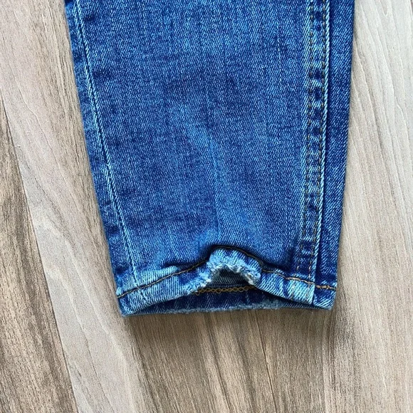 Zara jean with some distressing and stretch size 4 - Picture 5 of 14